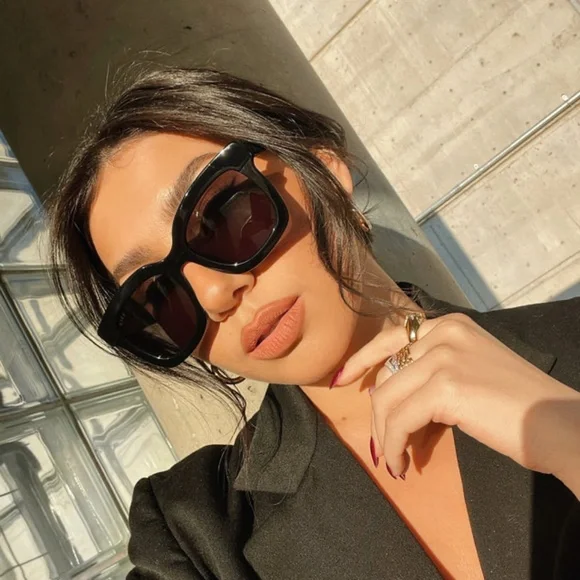 DIFF Carson Black Polarized Sunglasses with DIFF case and cleaning cloth - Picture 6 of 9